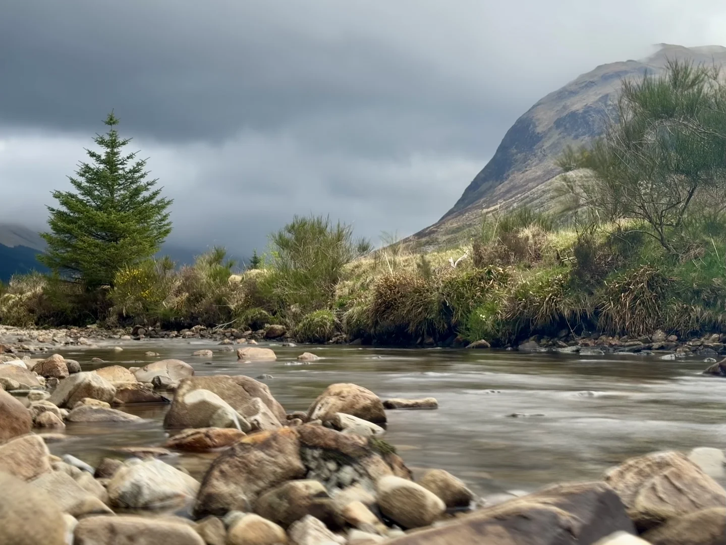 Scenic Lake and Urquhart Castle